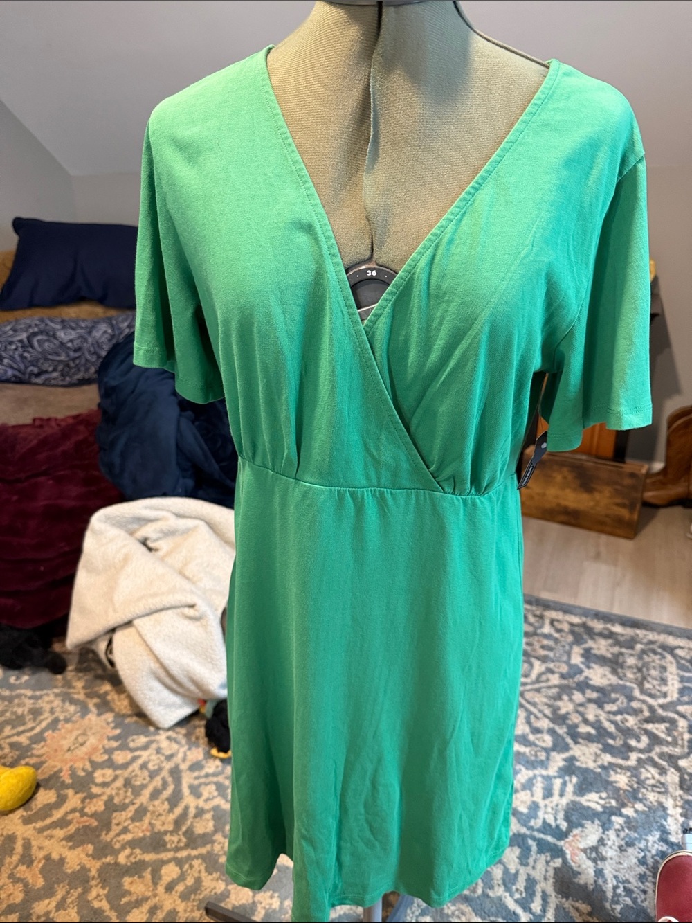 Melrose and Market Emerald Green V-Neck Mini Dress